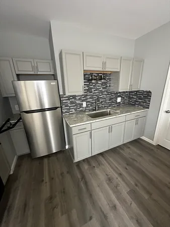 $2,000 | 371 Dickinson Street, Unit 2, Springfield, MA 01108