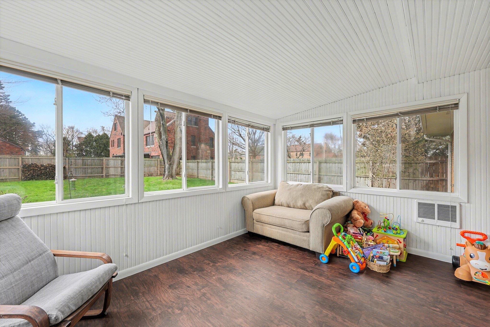 1109 West Franklin Street Jackson, MI 49203 - Photo 17 of 27 016_file_1086