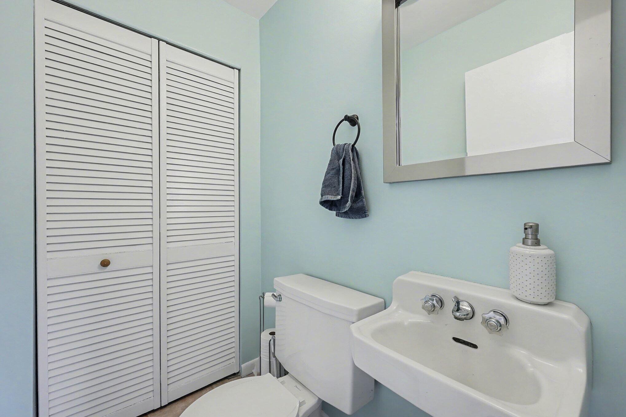 1109 West Franklin Street Jackson, MI 49203 - Photo 23 of 27 022_file_2676