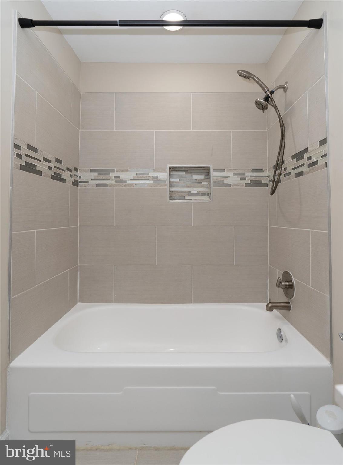 12517 Tove Road Clinton, MD 20735 - Photo 17 of 44