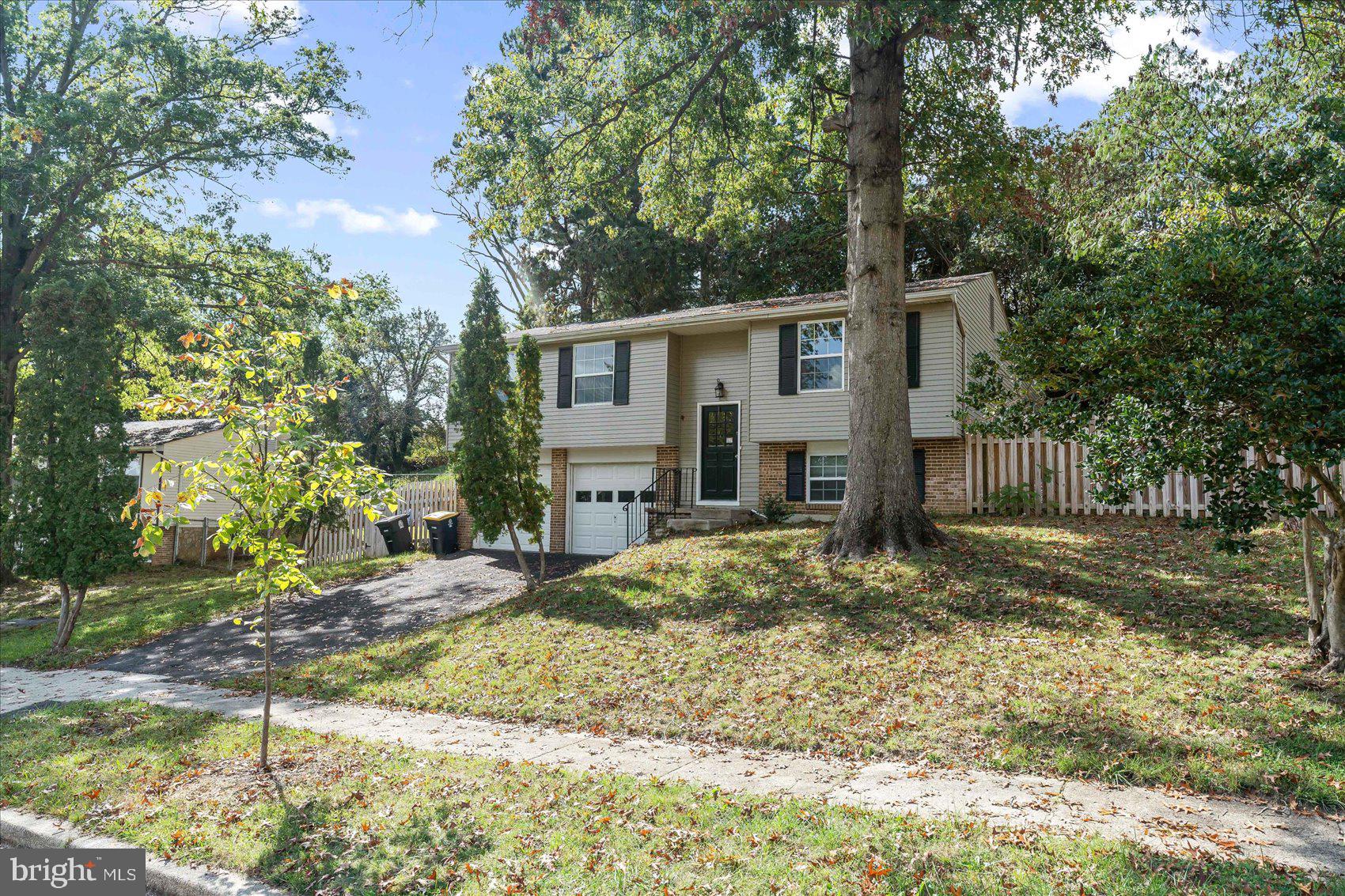 12517 Tove Road Clinton, MD 20735 - Photo 3 of 44