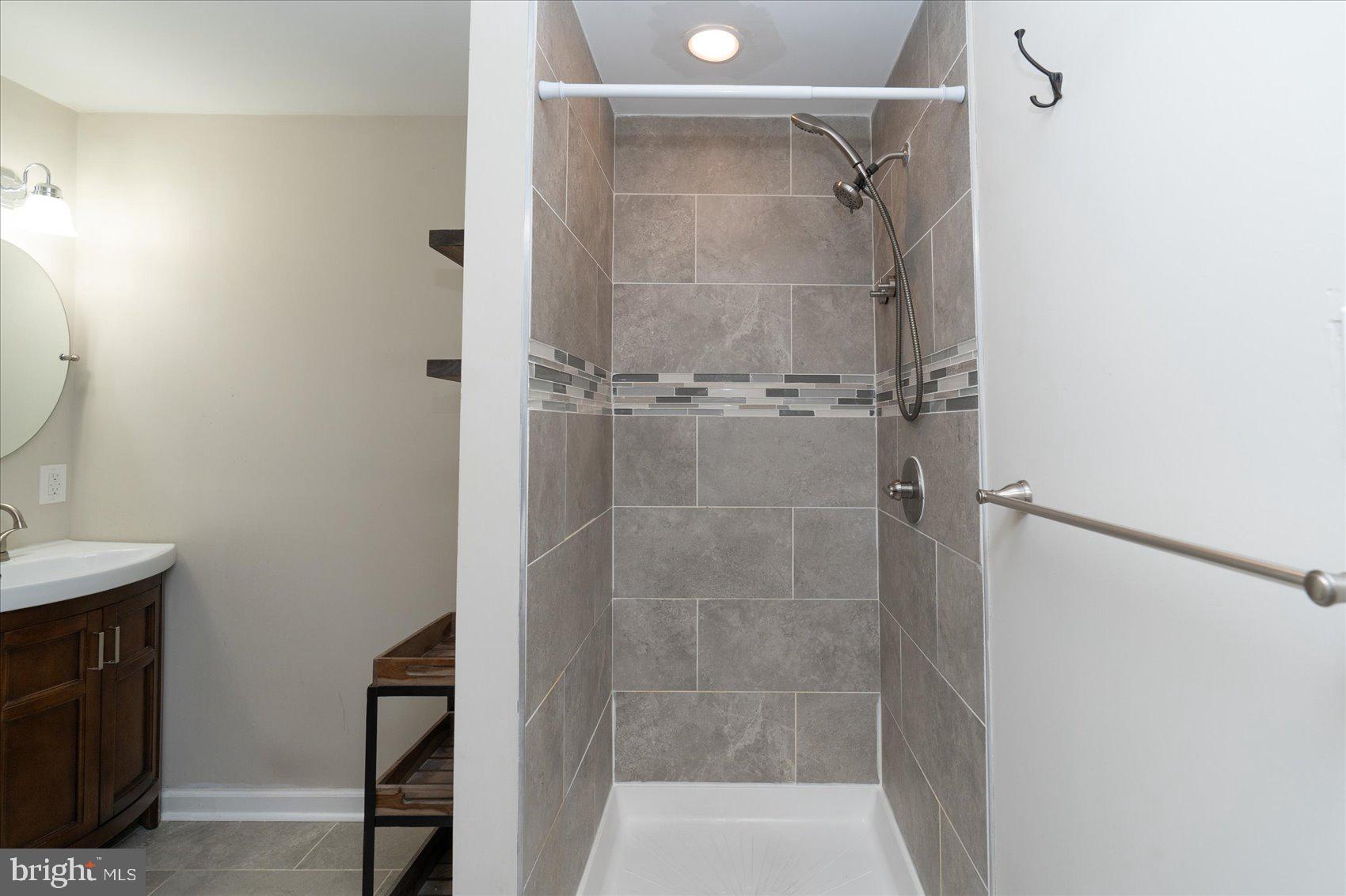 12517 Tove Road Clinton, MD 20735 - Photo 35 of 44