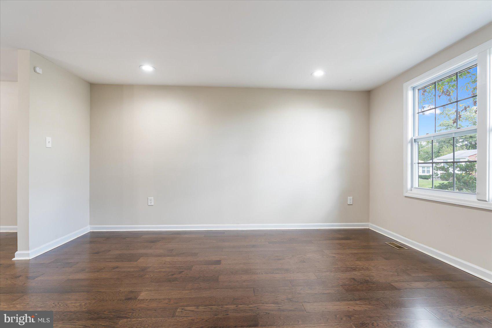 12517 Tove Road Clinton, MD 20735 - Photo 6 of 44