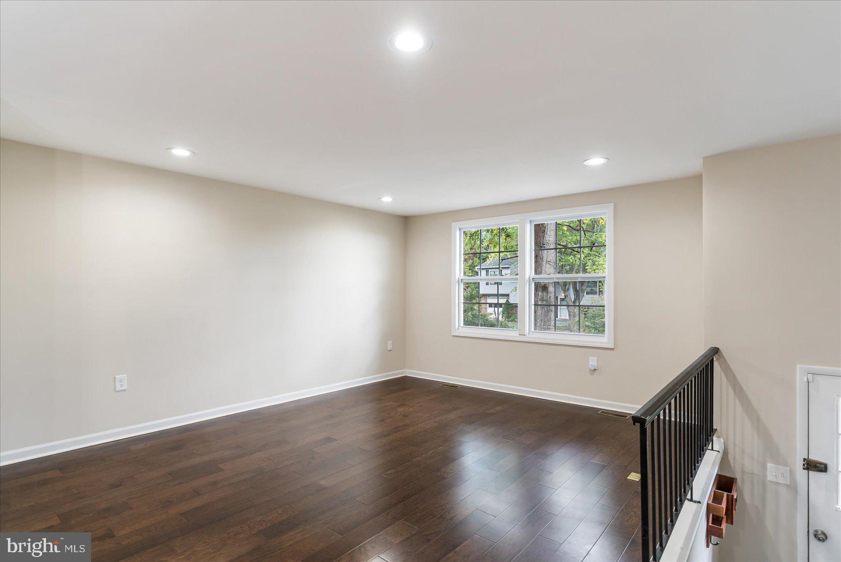 12517 Tove Road Clinton, MD 20735 - Photo 7 of 44