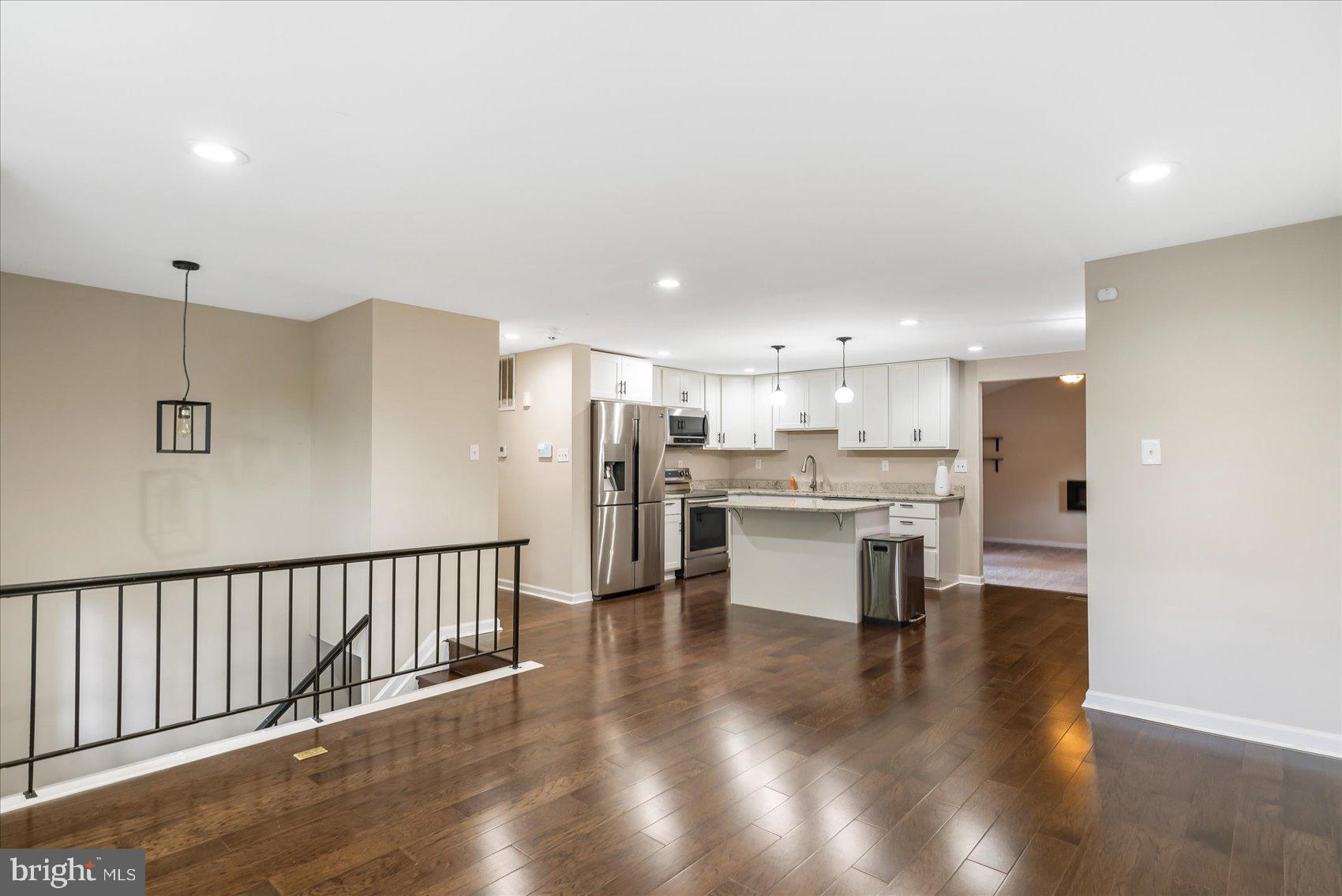 12517 Tove Road Clinton, MD 20735 - Photo 8 of 44