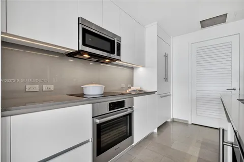 $659,999 | 68 Southeast 6th Street, Unit 3506, Miami, FL 33131