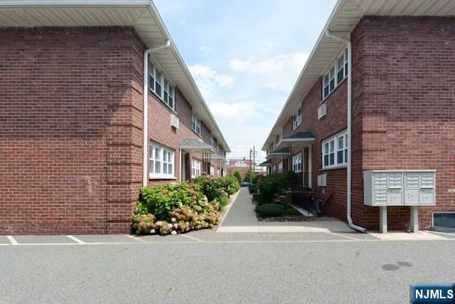 $1,700 | 395 Park Street, Unit 395G, Hackensack, NJ 07601