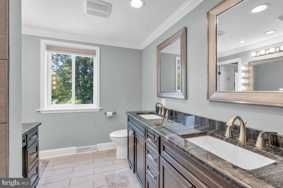 325 Johnson Road Sicklerville, NJ 08081 - Photo 13 of 34