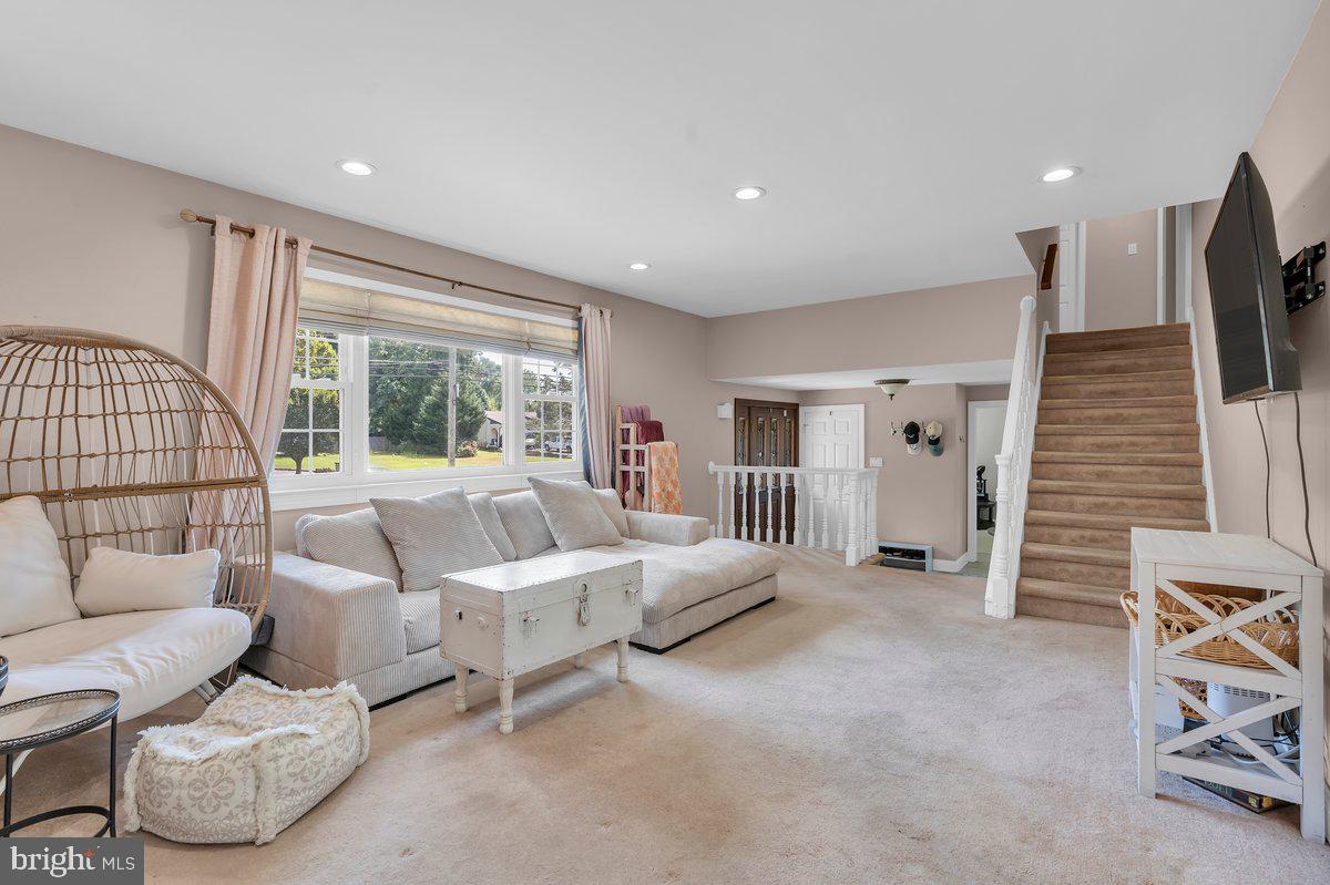 325 Johnson Road Sicklerville, NJ 08081 - Photo 6 of 34