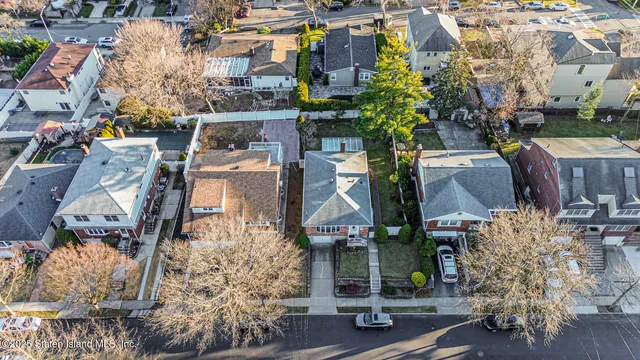 $899,000 | 84 Leslie Avenue | Grasmere