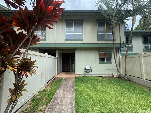 $3,000 | 92-1244 Kikaha Street, Unit 11, Kapolei, HI 96707
