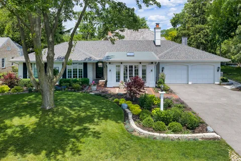 $1,550,000 | 1224 Ridgewood Drive, Northbrook, IL 60062
