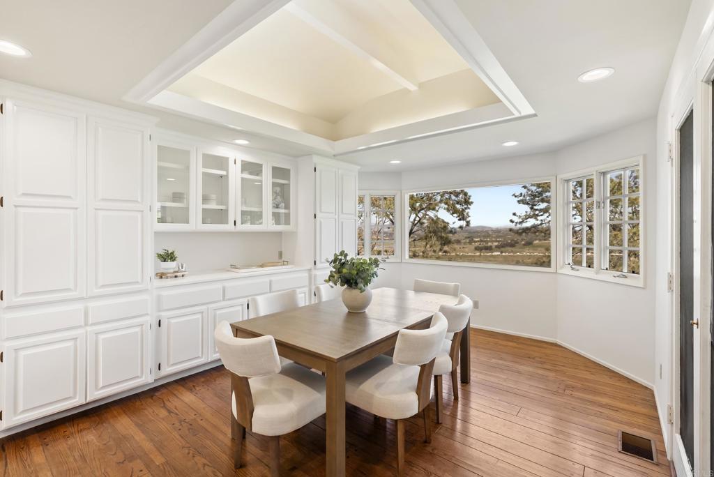 1449 Crest Road Del Mar, CA 92014 - Photo 9 of 14