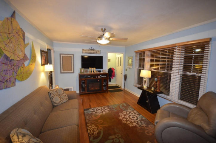 1926 Paddington Road Kalamazoo, MI 49001 - Photo 3 of 21 20150808204853370904000000-o
