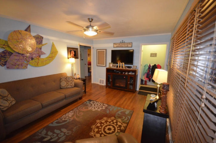 1926 Paddington Road Kalamazoo, MI 49001 - Photo 4 of 21 20150808204857643590000000-o