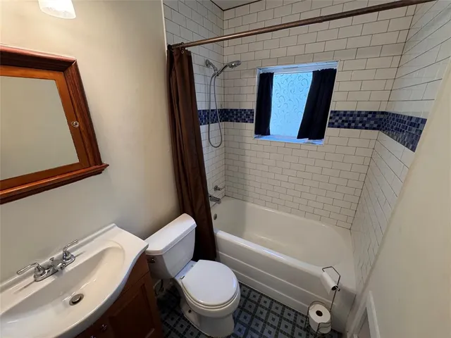 $1,895 | 2547 Sharon Street, Dallas, TX 75211