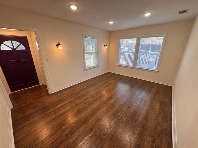 $1,895 | 2547 Sharon Street, Dallas, TX 75211