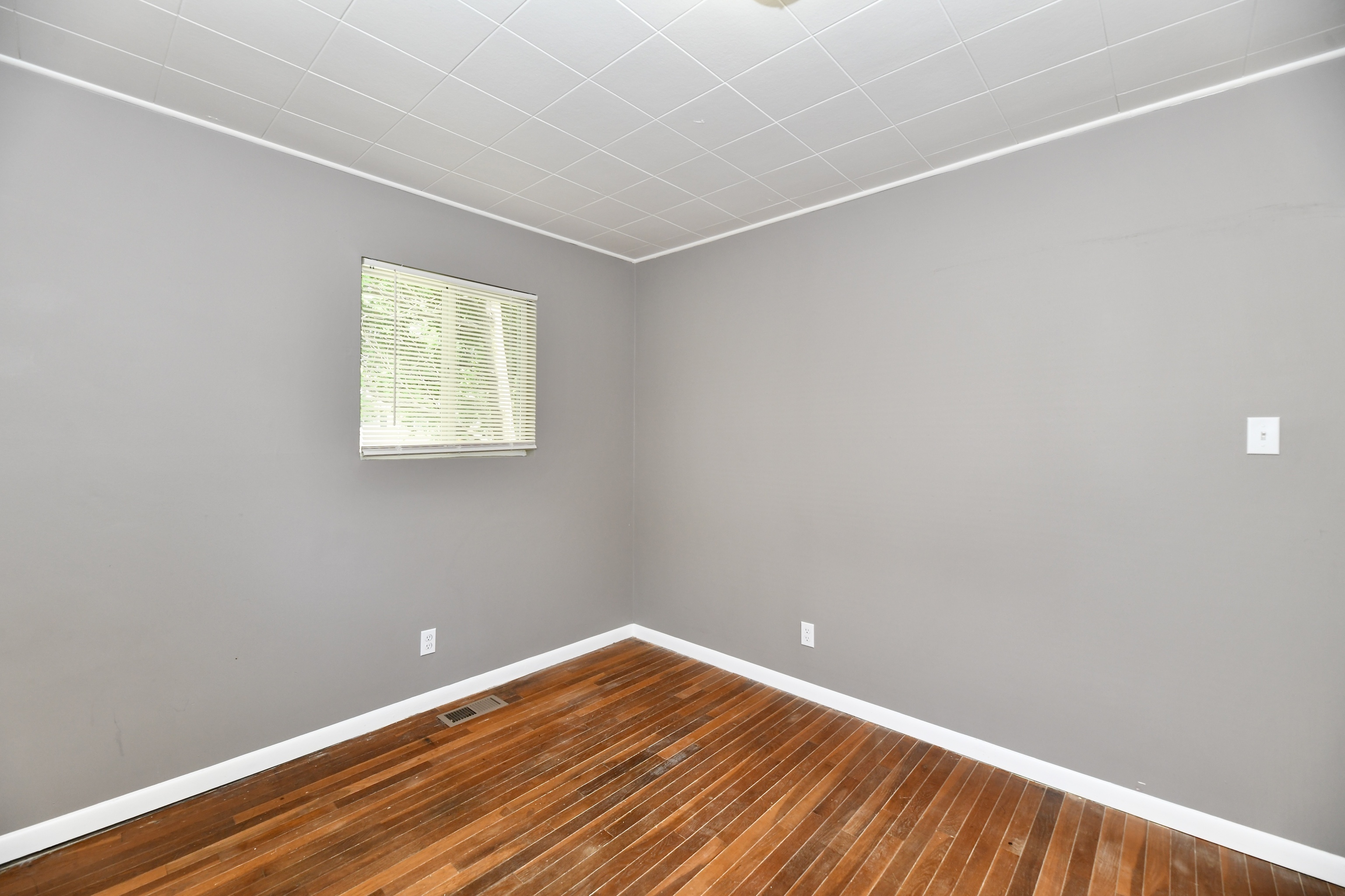 5013 Gambel Road Indianapolis, IN 46221 - Photo 11 of 23 Gallery Image 11