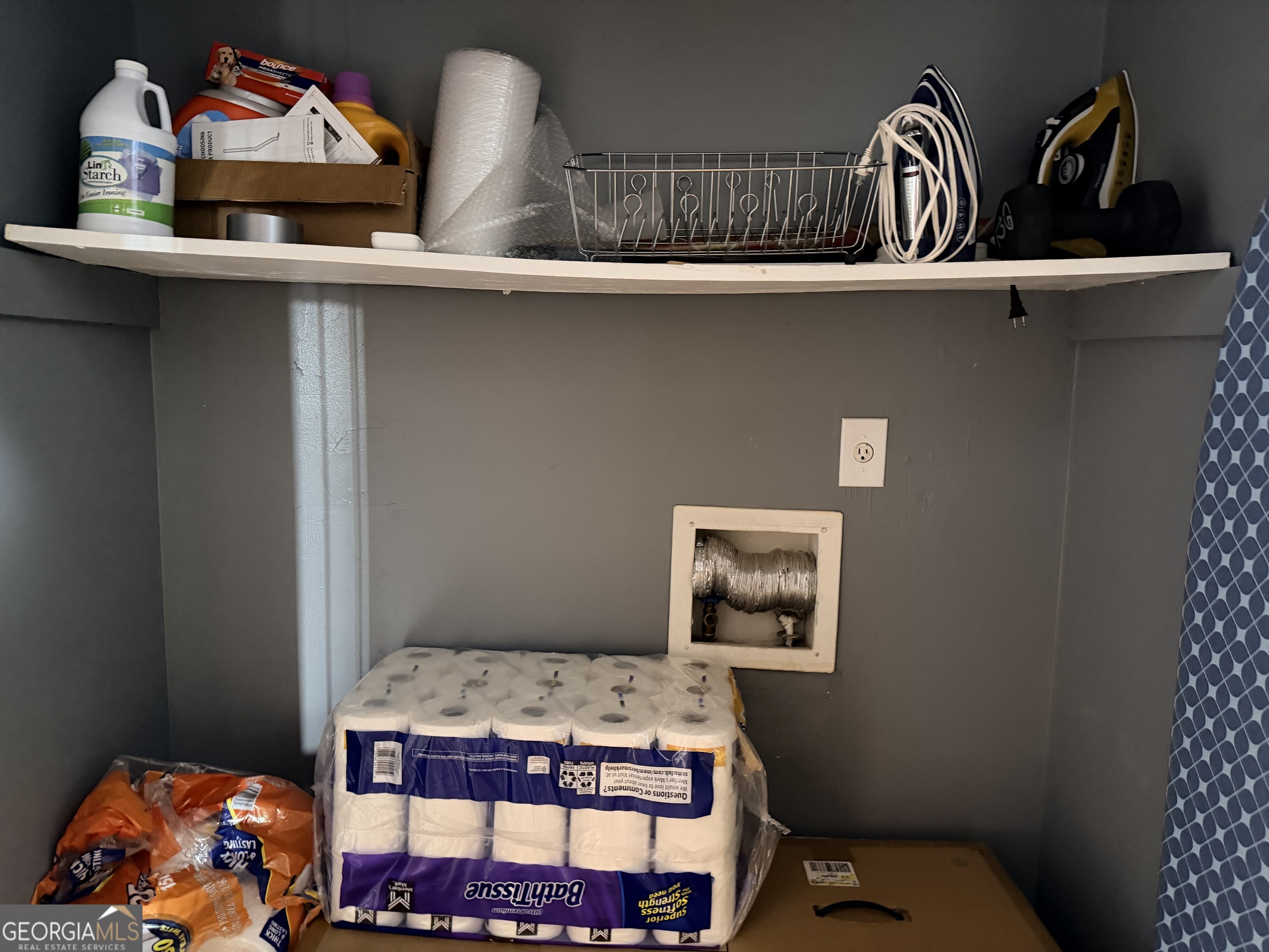 3484 Blazing Pine Path Decatur, GA 30034 - Photo 9 of 10 a room with toys and wooden floor