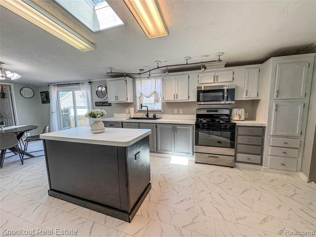7760 Bell Road Birch Run, MI 48415 - Photo 15 of 68