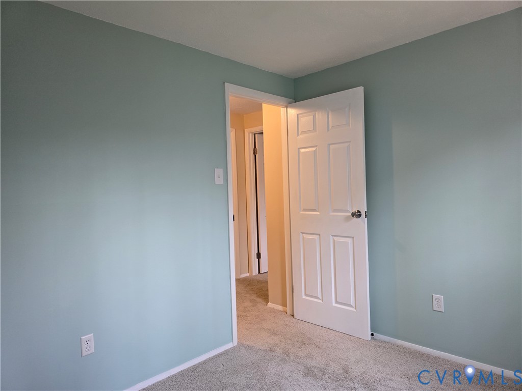 4600 Painted Post Lane Midlothian, VA 23112 - Photo 40 of 44 an empty room with windows