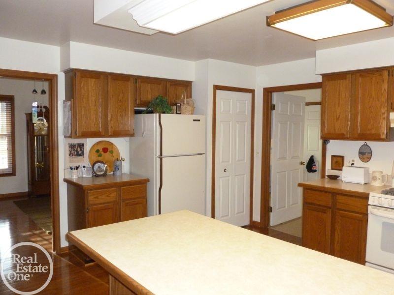 3243 Landview Drive Rochester, MI 48306 - Photo 16 of 47