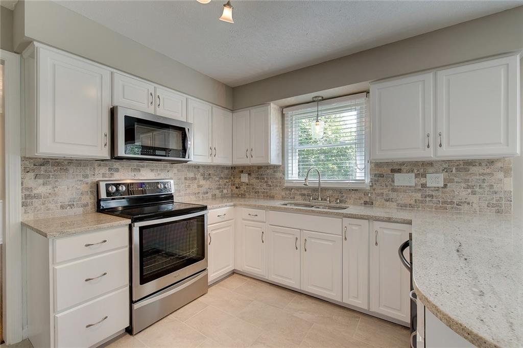 1635 Sturbridge Road Indianapolis, IN 46260 - Photo 17 of 38 Gallery Image 17