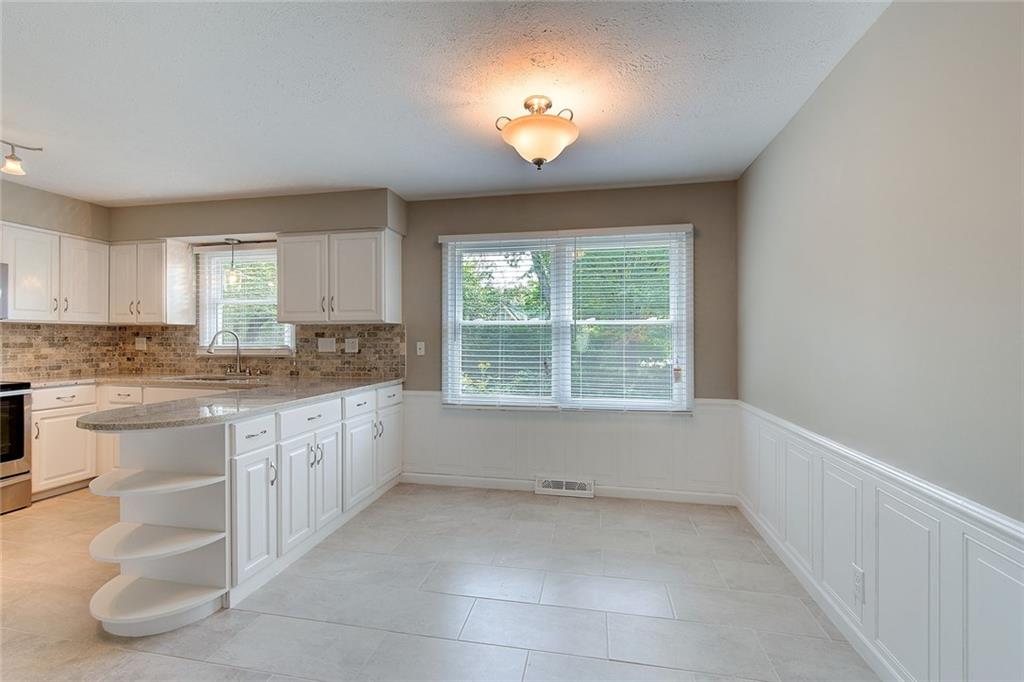 1635 Sturbridge Road Indianapolis, IN 46260 - Photo 19 of 38 Gallery Image 19