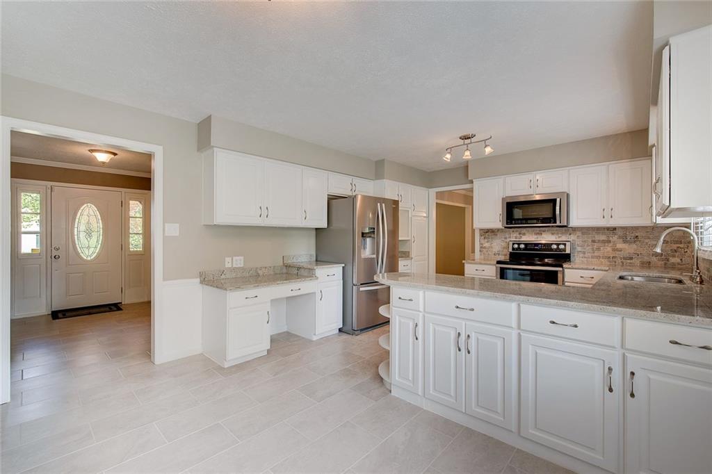 1635 Sturbridge Road Indianapolis, IN 46260 - Photo 21 of 38 Gallery Image 21