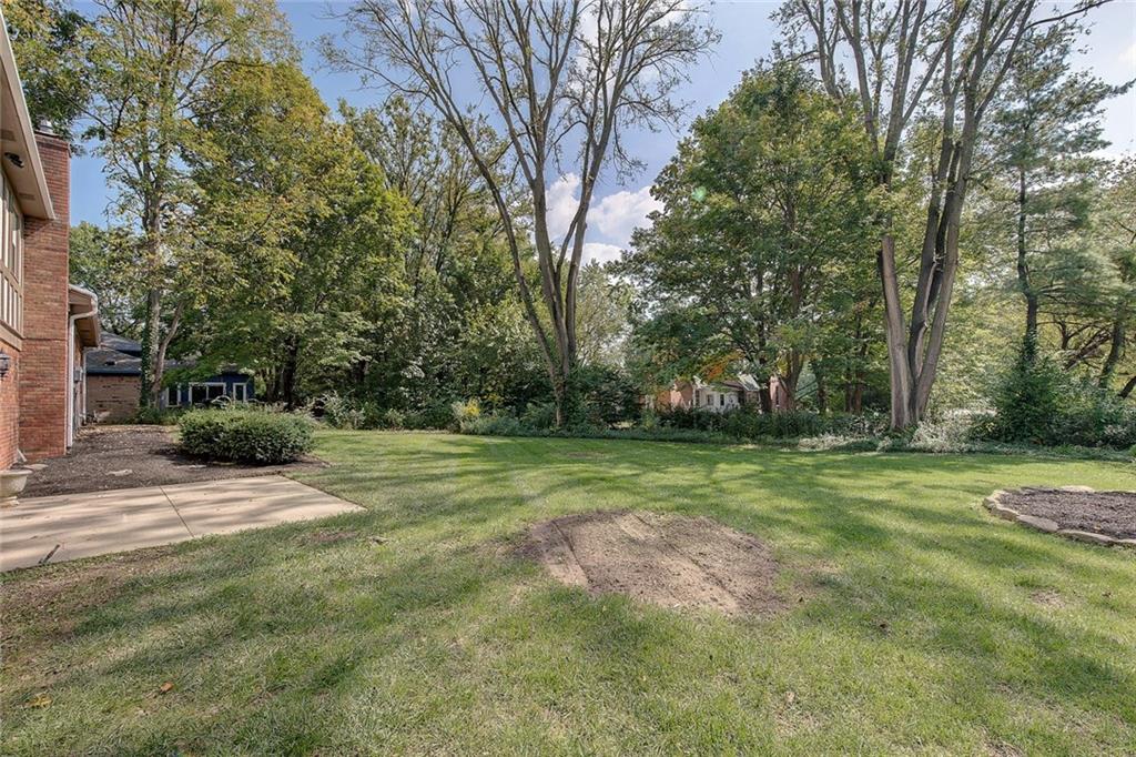 1635 Sturbridge Road Indianapolis, IN 46260 - Photo 5 of 38 Gallery Image 5