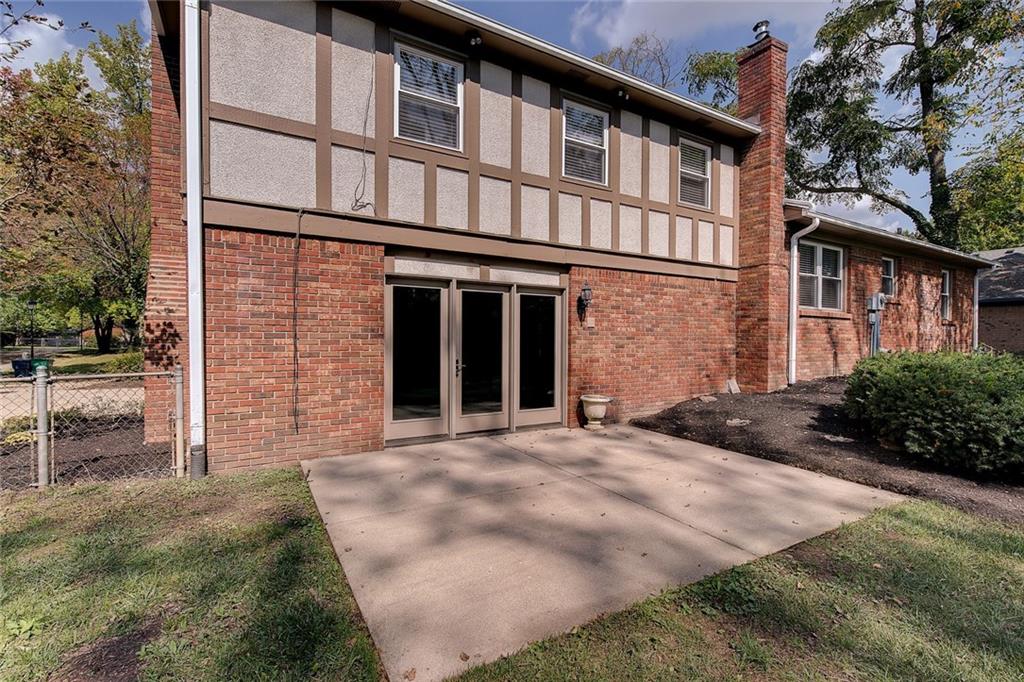 1635 Sturbridge Road Indianapolis, IN 46260 - Photo 8 of 38 Gallery Image 8