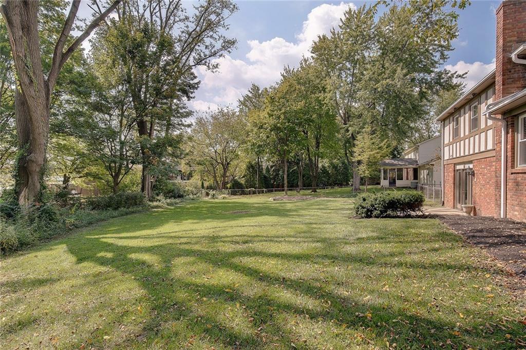 1635 Sturbridge Road Indianapolis, IN 46260 - Photo 10 of 38 Gallery Image 10