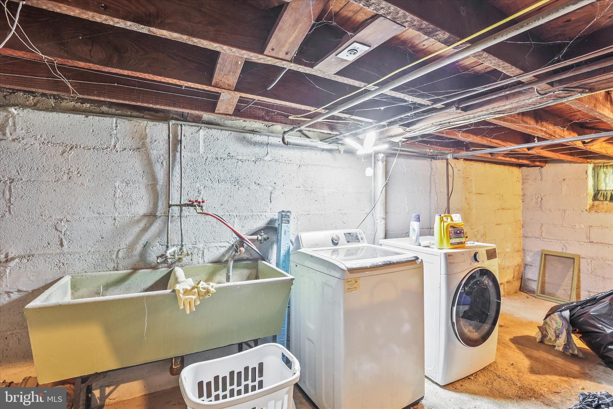 4 Penn Street Hanover, PA 17331 - Photo 17 of 28 a utility room with dryer and washer