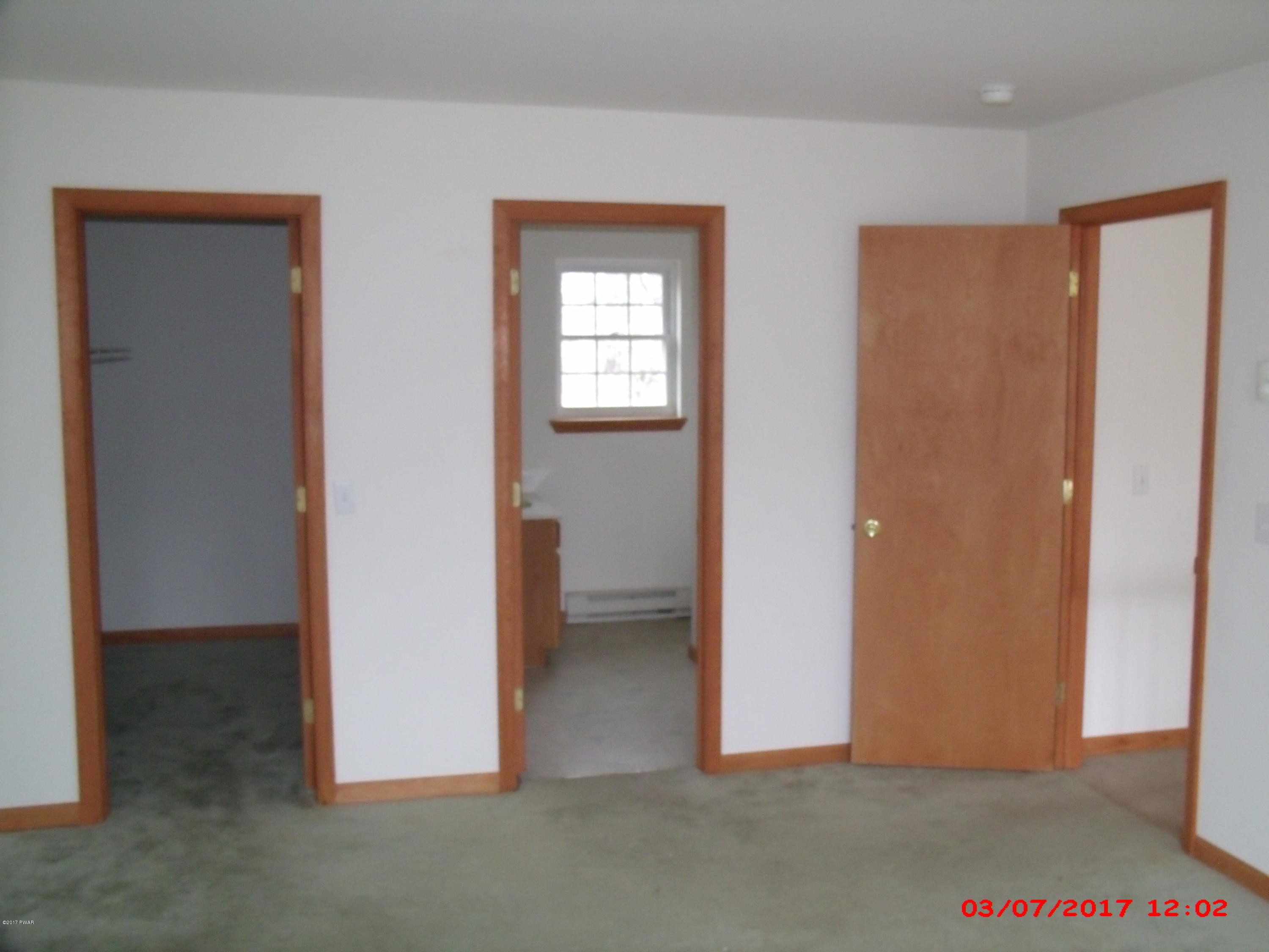 746 Mallard Lane Bushkill, PA 18324 - Photo 12 of 24