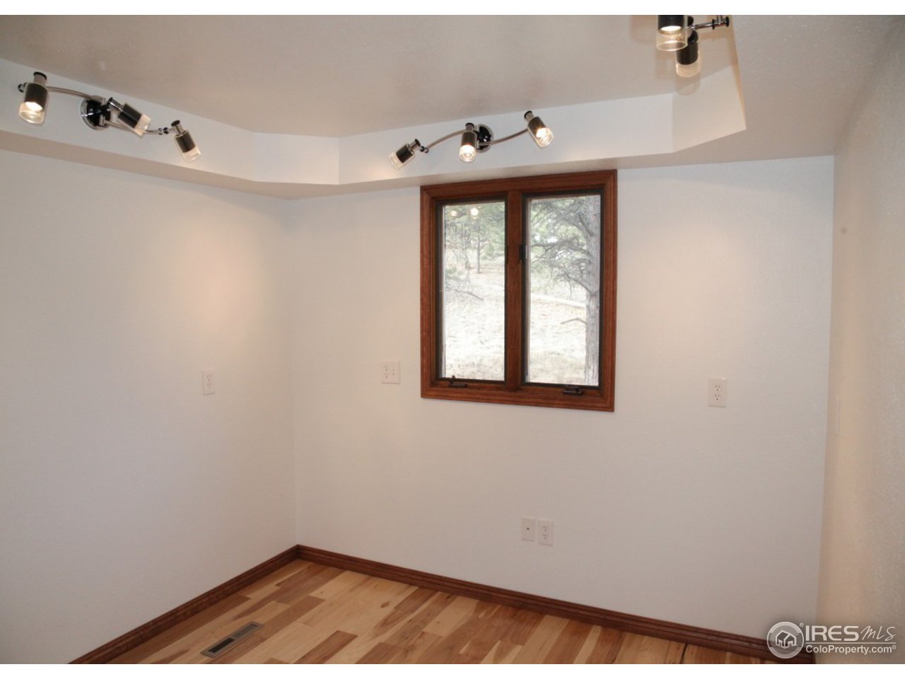 86 Sioux Road Lyons, CO 80540 - Photo 15 of 40 Dining Room