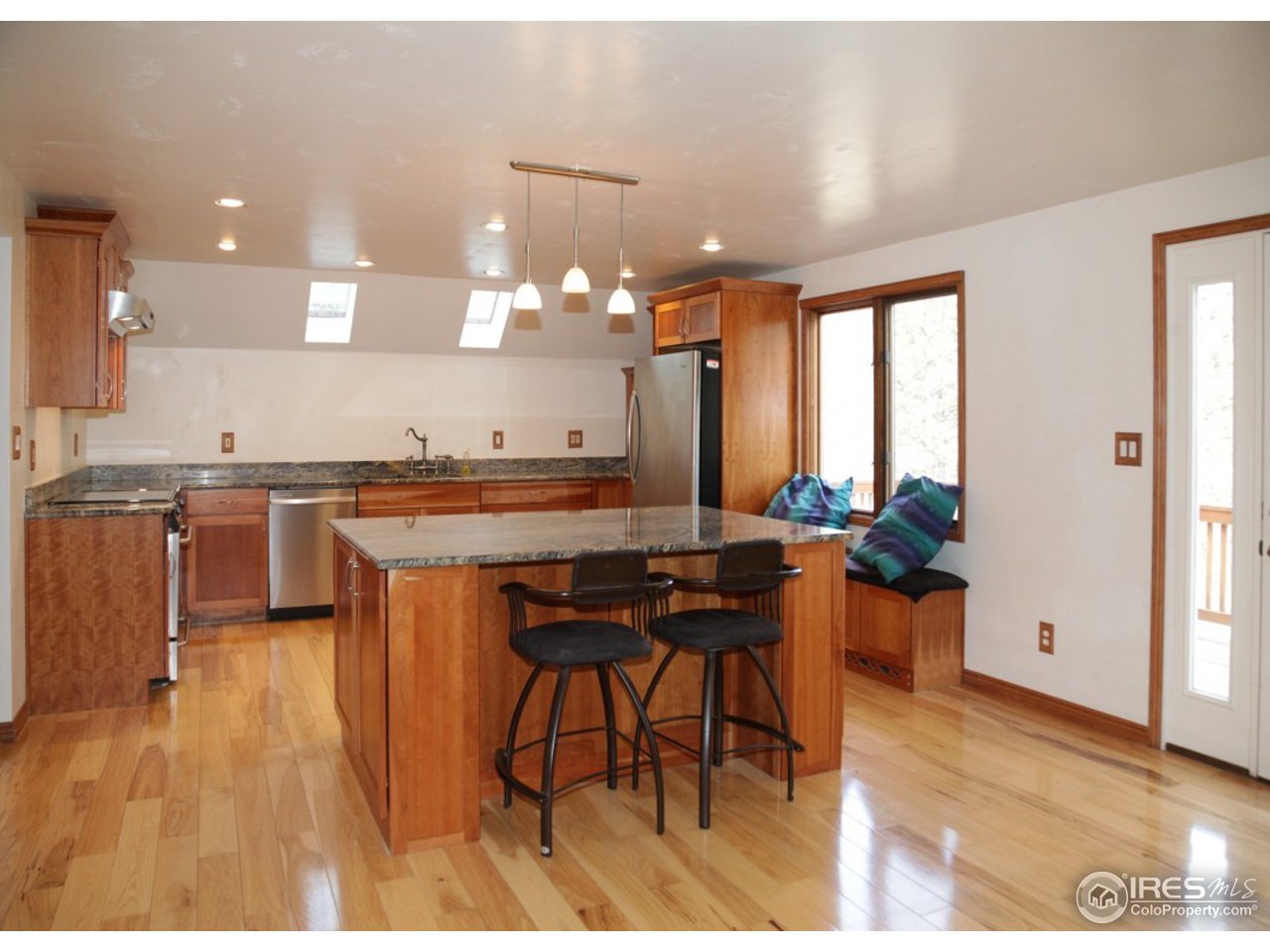 86 Sioux Road Lyons, CO 80540 - Photo 33 of 40 Kitchen