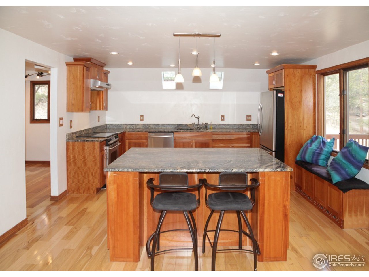 86 Sioux Road Lyons, CO 80540 - Photo 6 of 40 Kitchen