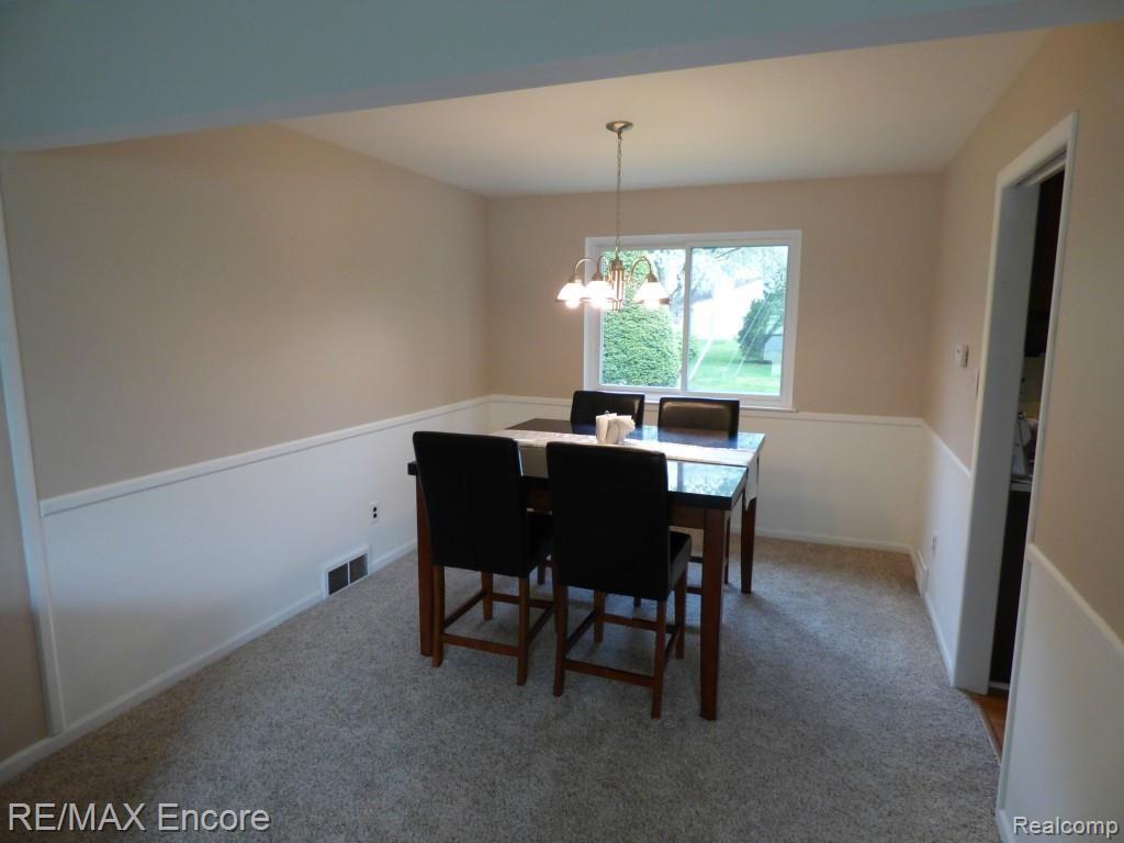 16060 Riverside Street Livonia, MI 48154 - Photo 4 of 23 Gallery Image 4