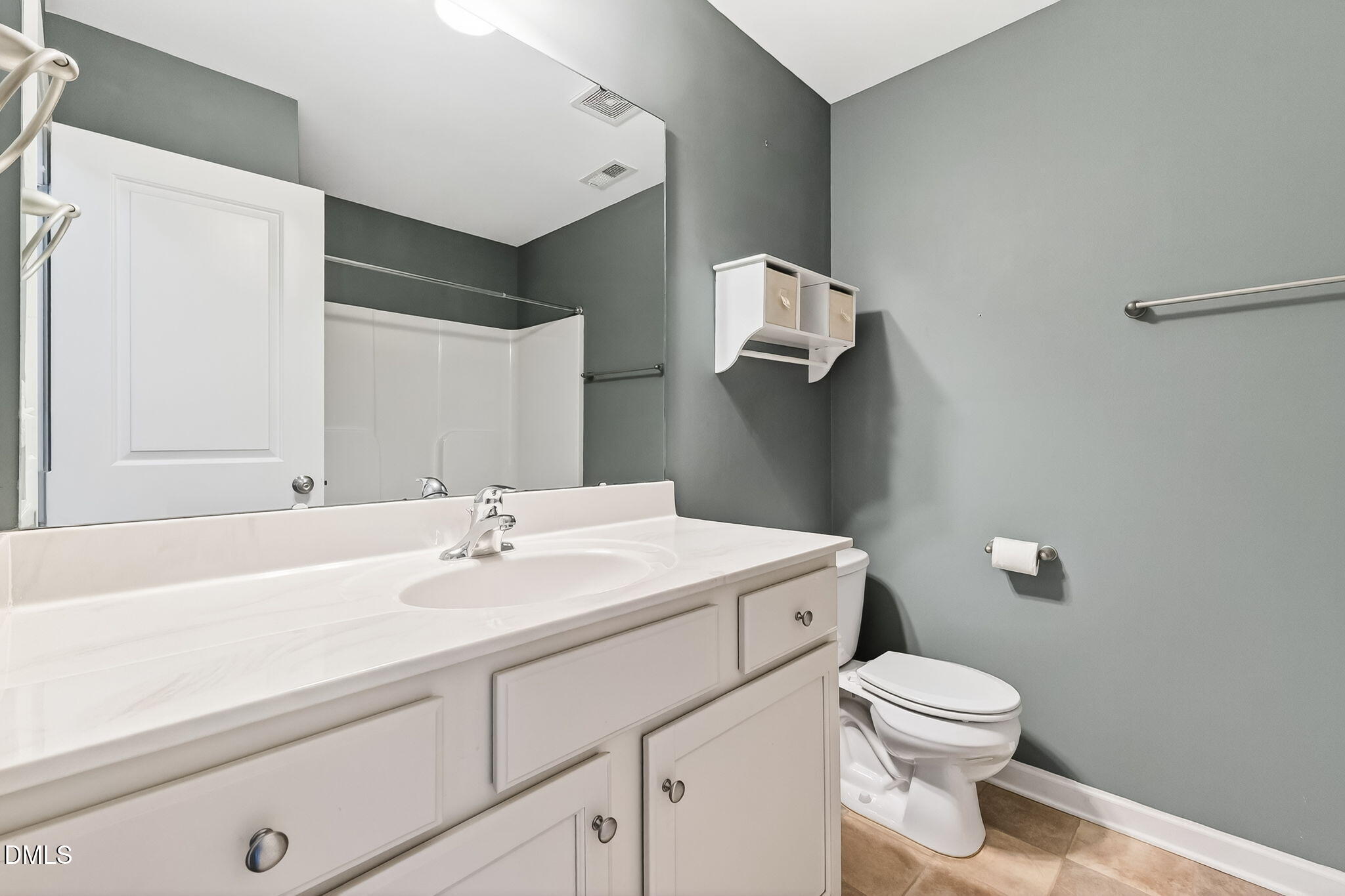 235 Highcroft Circle Benson, NC 27504 - Photo 12 of 19 8-web-or-mls-DSC07551