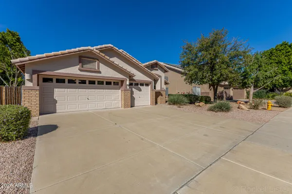$450,000 | 8438 West Paradise Drive, Peoria, AZ 85345
