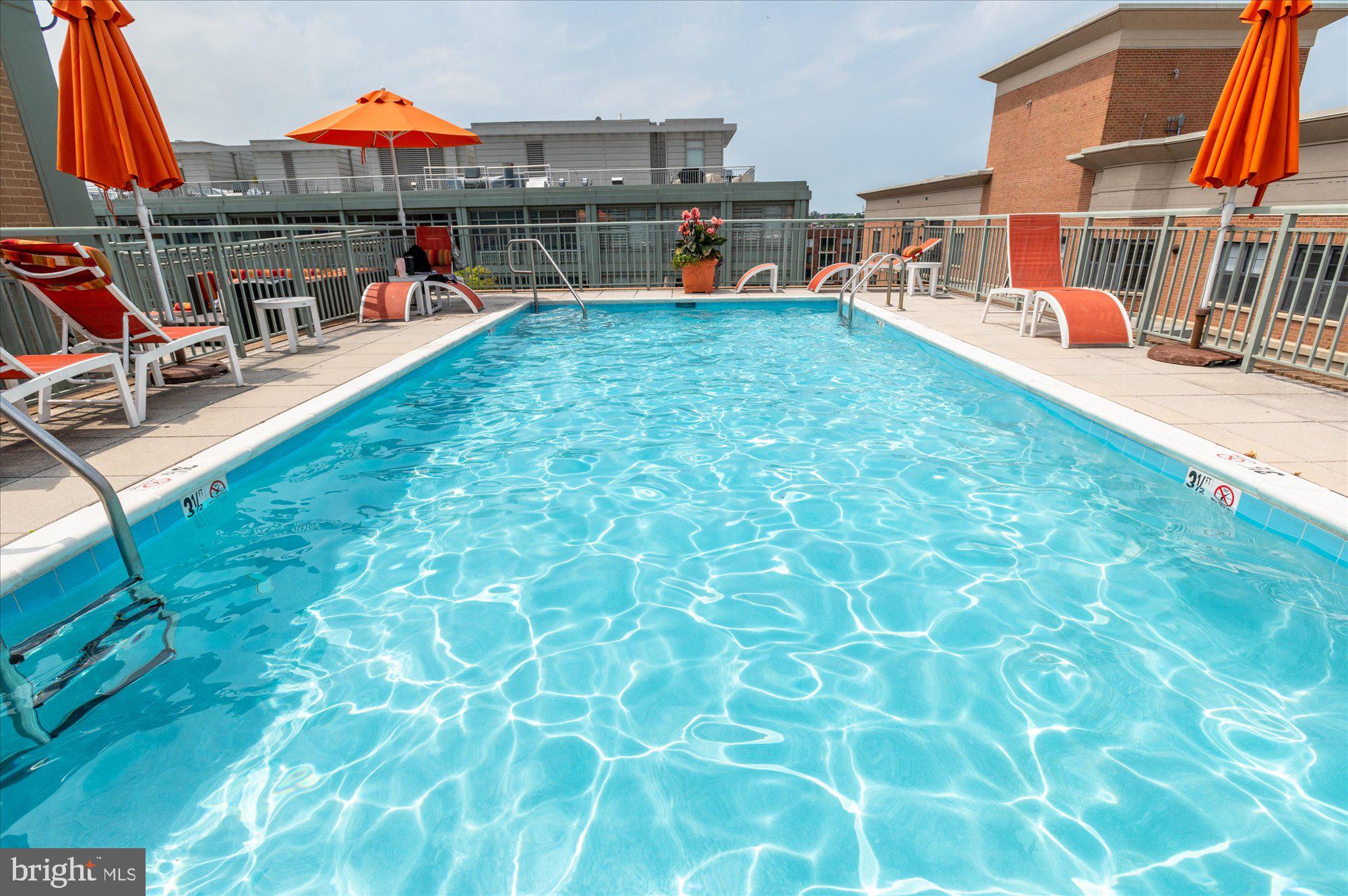 2425 L Street Northwest, Unit 524 Washington, DC 20037 - Photo 20 of 27 Rooftop pool