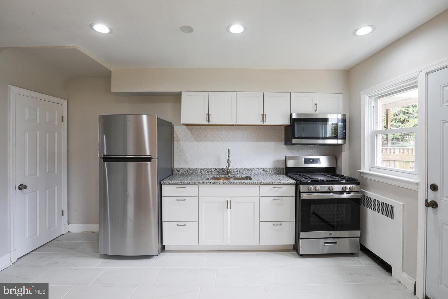 3806 Delverne Road Baltimore, MD 21218 - Photo 8 of 14
