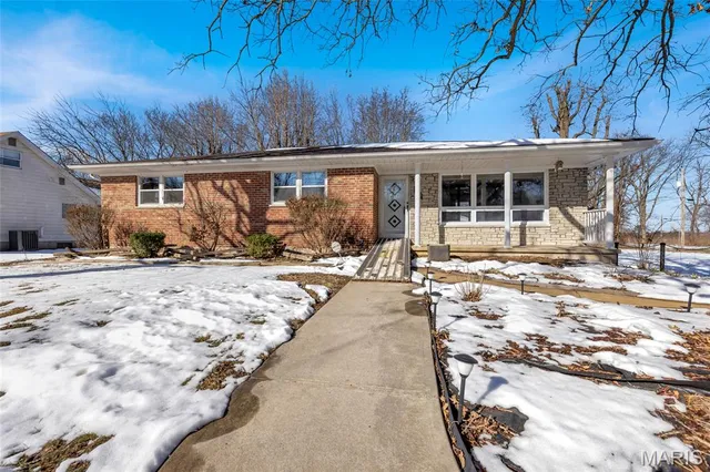 $229,000 | 2113 South Main Street, Dupo, IL 62239