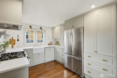 $775,000 | 10245 36th Avenue Southwest, Seattle, WA 98146