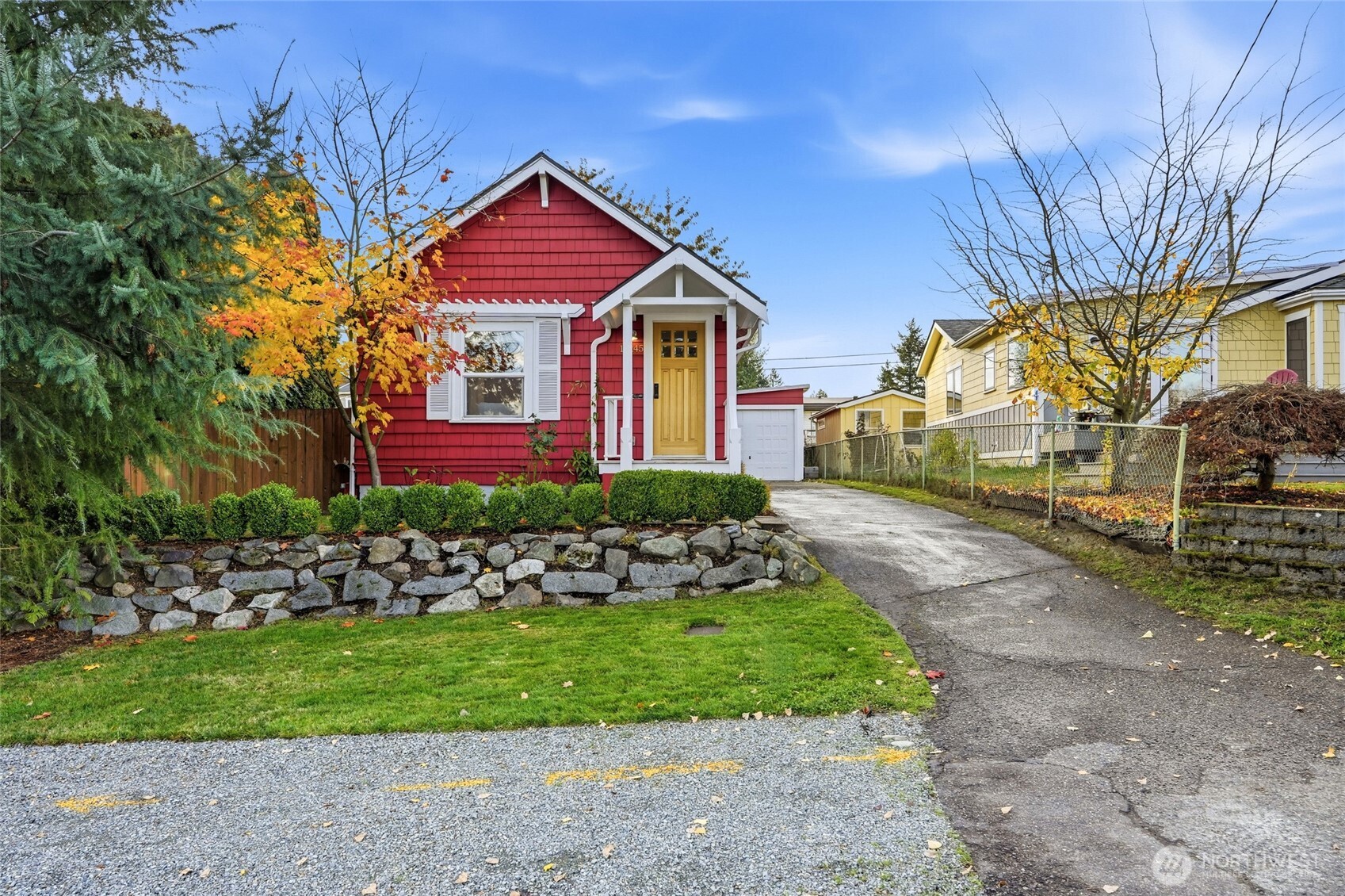 10245 36th Avenue Southwest Seattle, WA 98146 - Photo 2 of 40