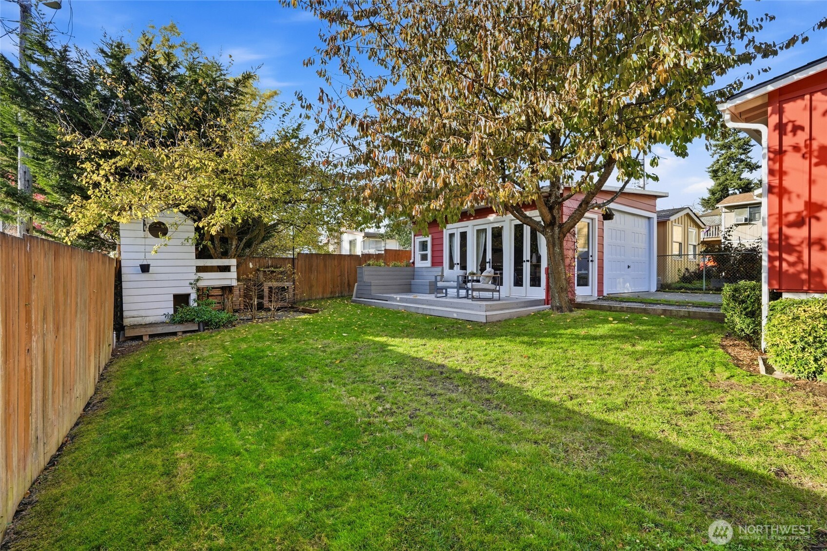 10245 36th Avenue Southwest Seattle, WA 98146 - Photo 37 of 40