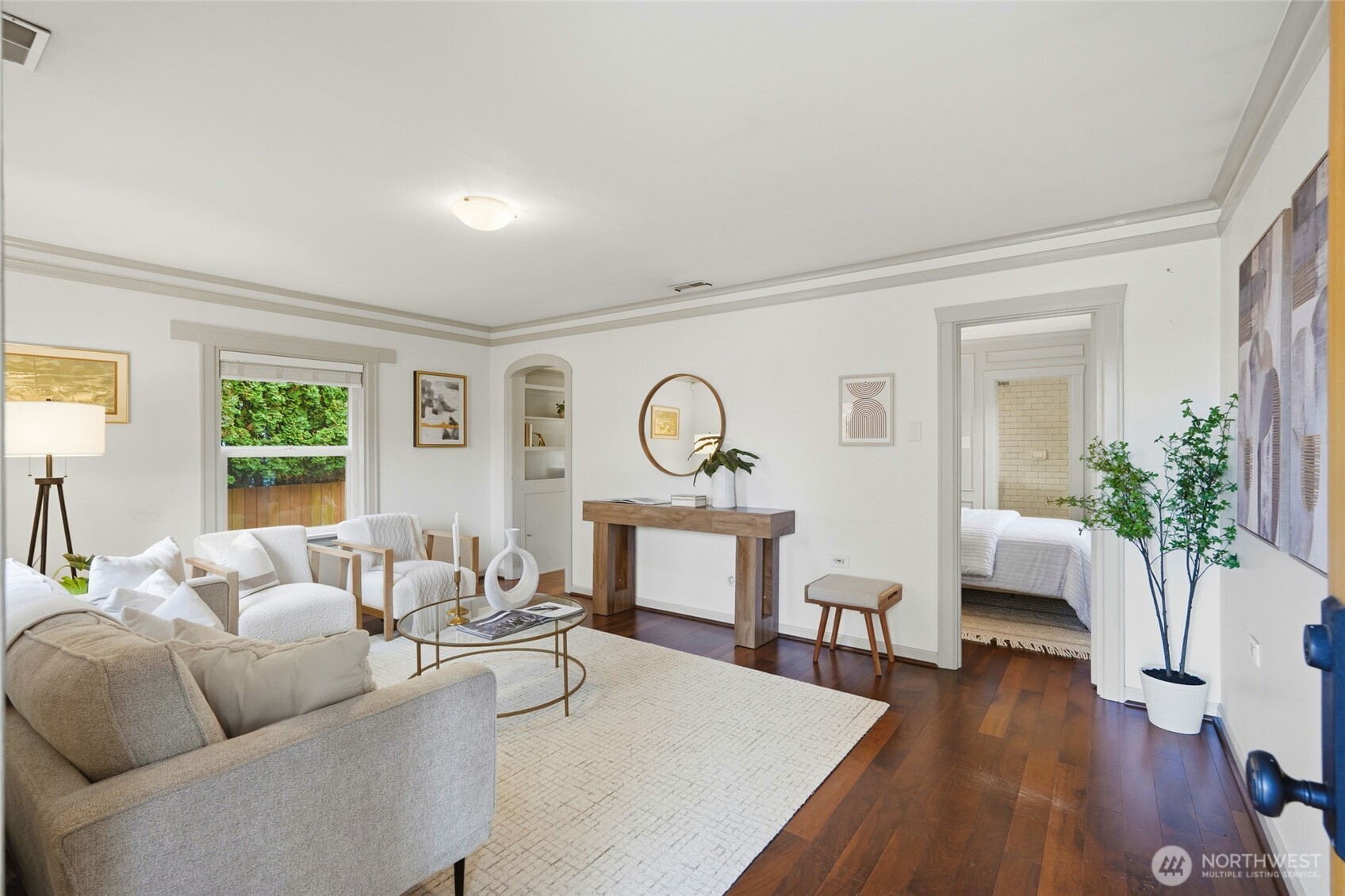 10245 36th Avenue Southwest Seattle, WA 98146 - Photo 5 of 40