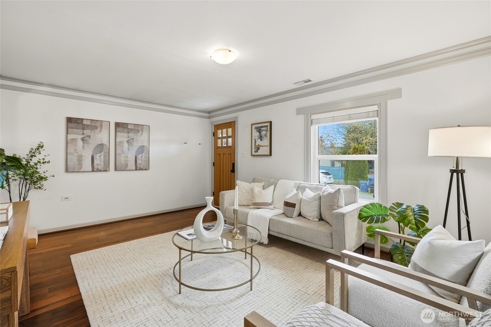 10245 36th Avenue Southwest Seattle, WA 98146 - Photo 8 of 40