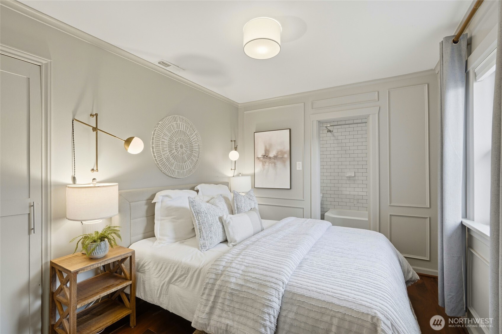 10245 36th Avenue Southwest Seattle, WA 98146 - Photo 9 of 40