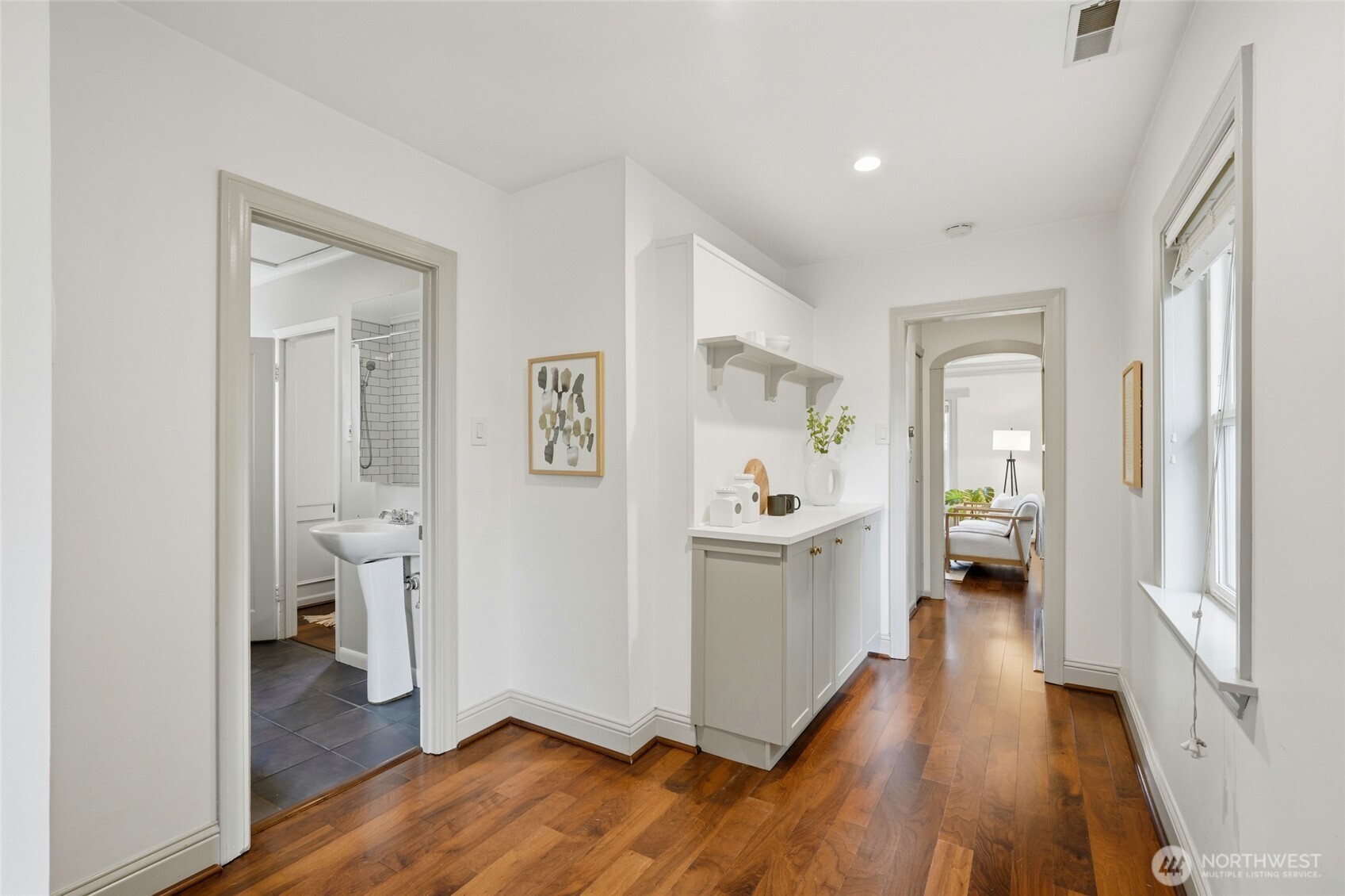 10245 36th Avenue Southwest Seattle, WA 98146 - Photo 10 of 40